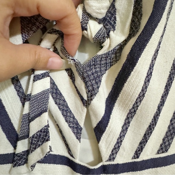 Alice + Olivia Laurice Knot Front Striped Wide Leg Jumpsuit in Blue/White Size 6 - Picture 8 of 16